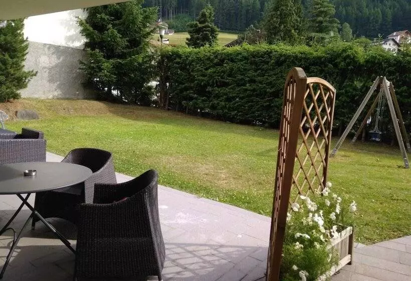 ホテル Garni Villa Park