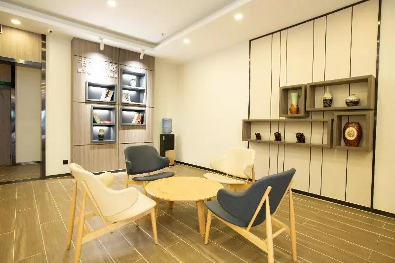 Hotelli Hanting Zhengzhou Lvcheng Plaza