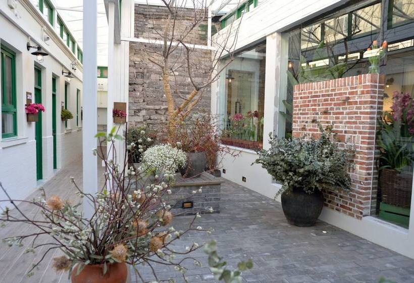 Peking Station Youth Hostel