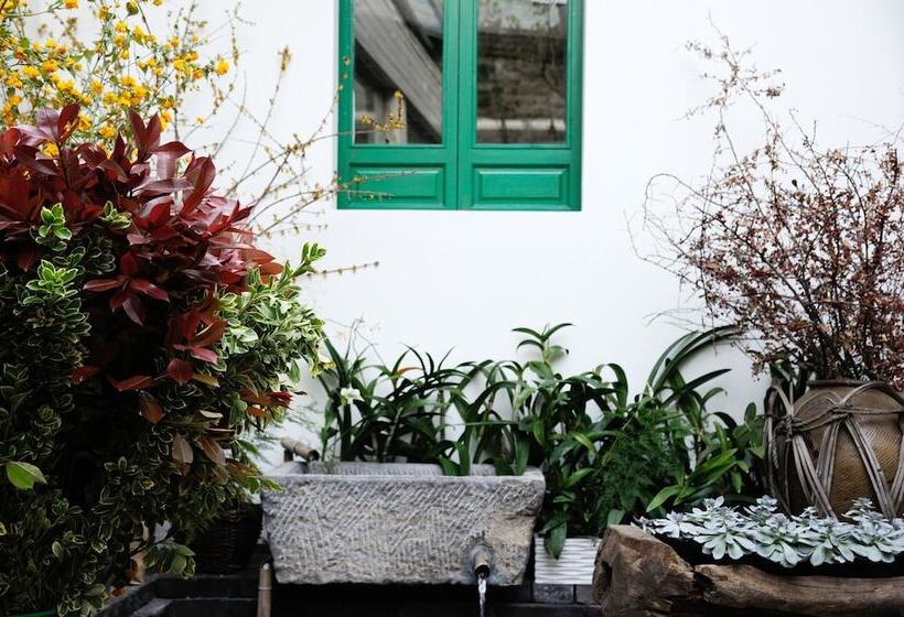 Peking Station Youth Hostel