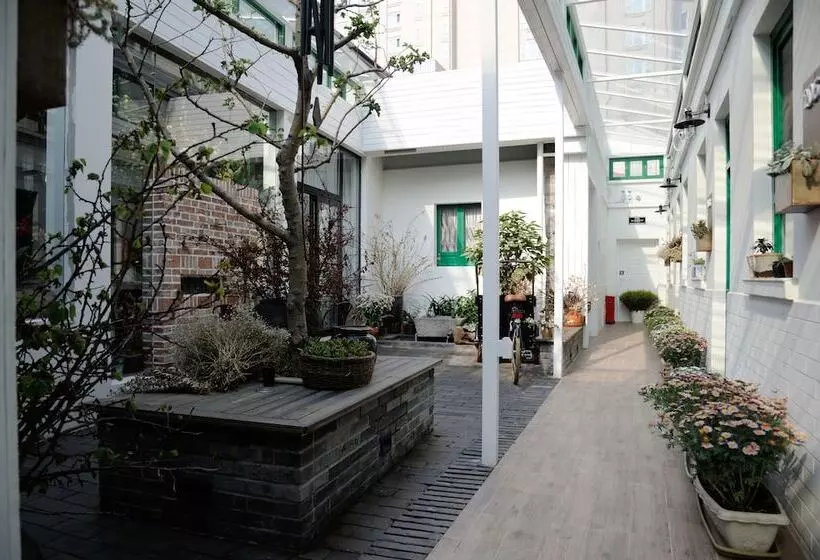 Peking Station Youth Hostel