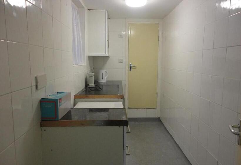 City View Hotel   Roman Road Market