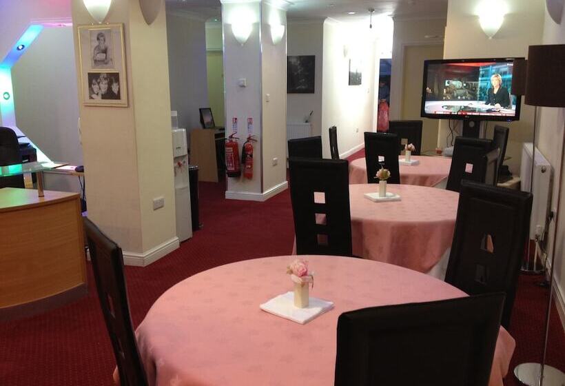 City View Hotel   Roman Road Market