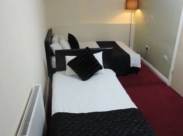 City View Hotel   Roman Road Market