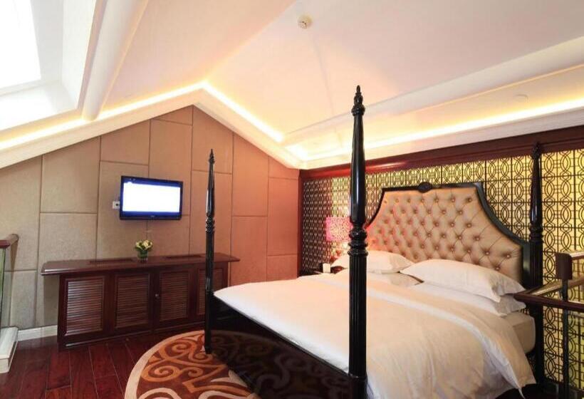 בית מלון כפרי Eden Club House