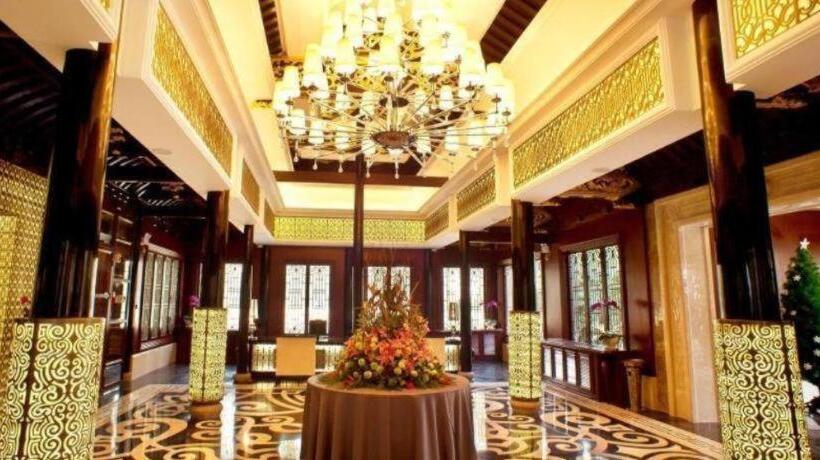 בית מלון כפרי Eden Club House