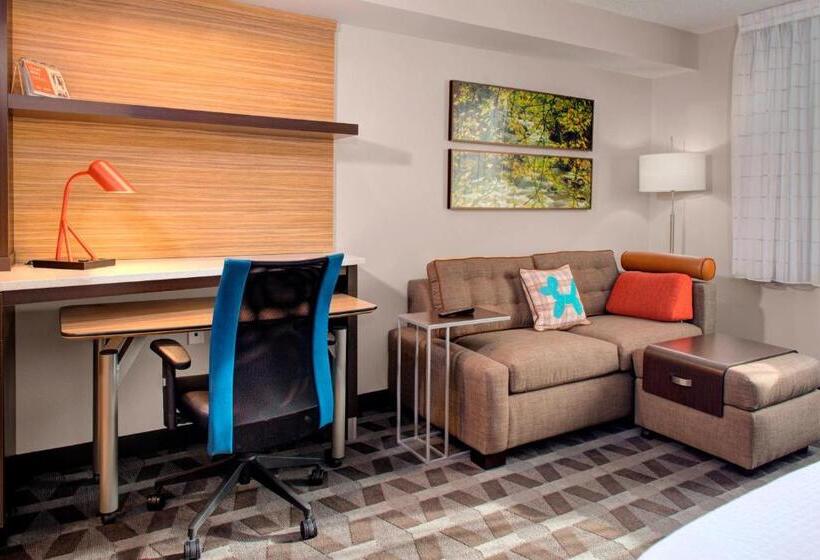 هتل Towneplace Suites By Marriott Parkersburg