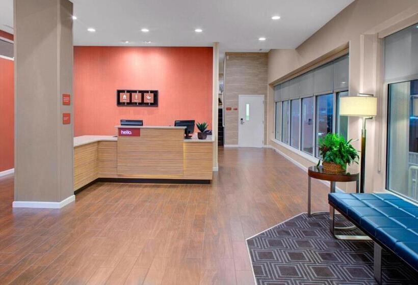 هتل Towneplace Suites By Marriott Parkersburg