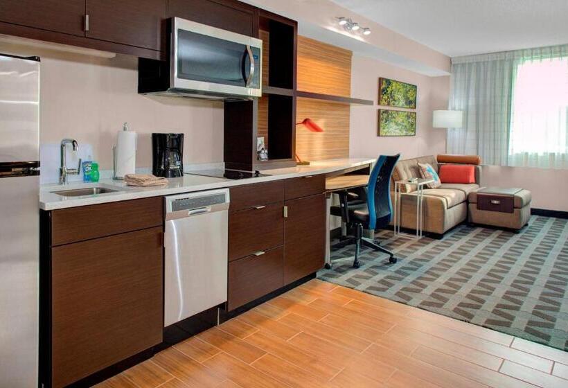 هتل Towneplace Suites By Marriott Parkersburg