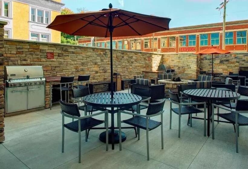 ホテル Towneplace Suites By Marriott Parkersburg