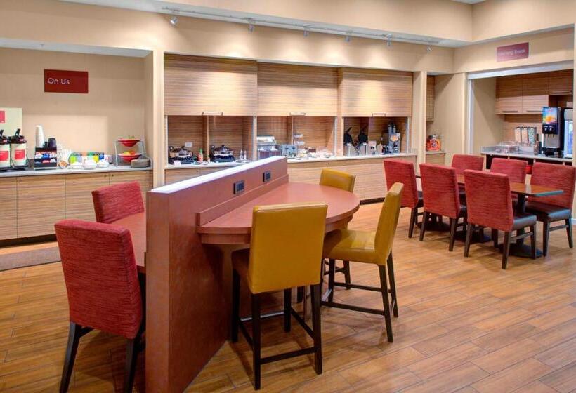 هتل Towneplace Suites By Marriott Parkersburg