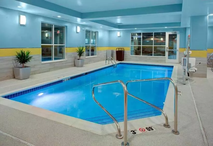 ホテル Towneplace Suites By Marriott Parkersburg