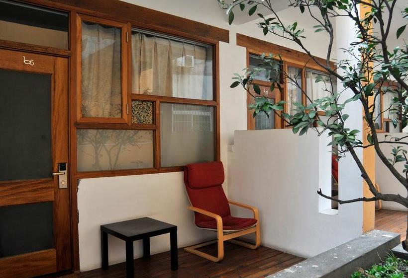 Shanghai Rock & Wood International Youth Hostel