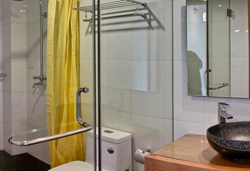 Shanghai Rock & Wood International Youth Hostel