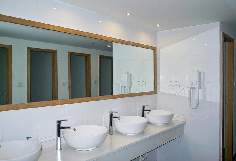 Shanghai Rock & Wood International Youth Hostel