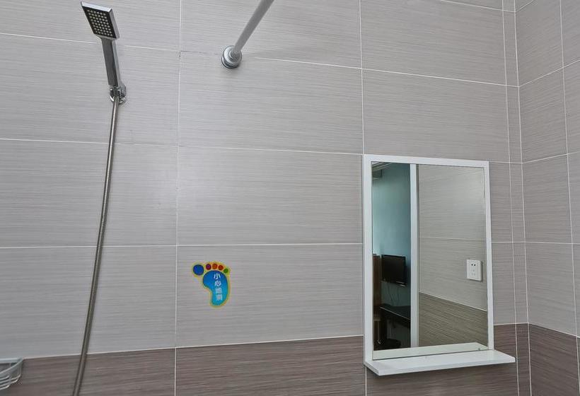 Tianjin Three Brothers Youth Hostel