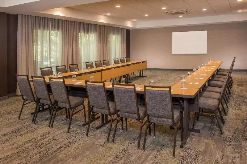 ホテル Courtyard By Marriott Hershey Chocolate Avenue