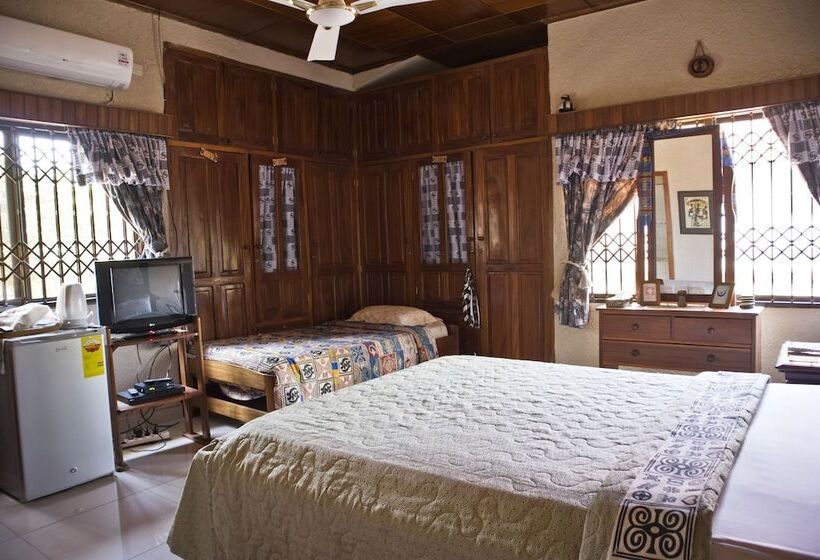 בית מלון כפרי Four Villages Inn