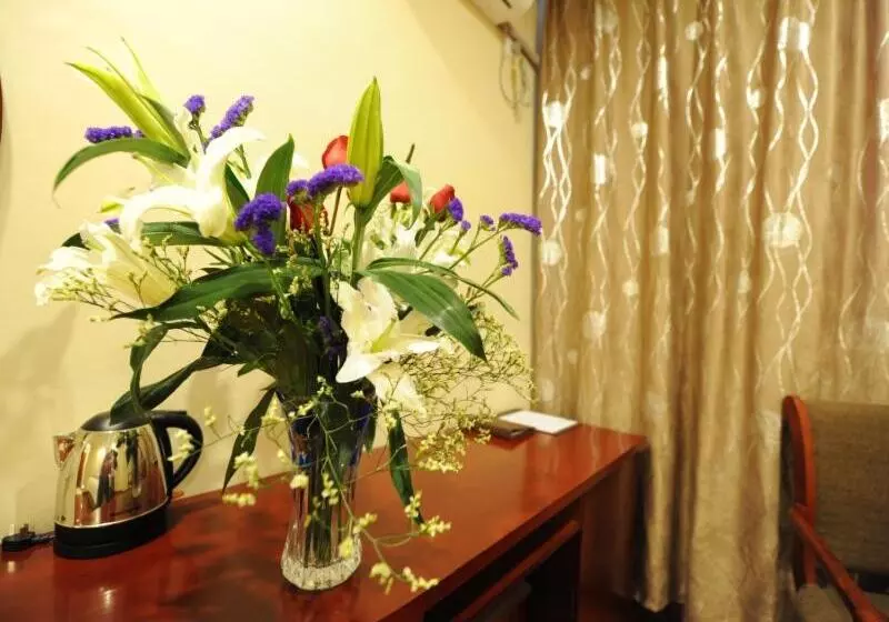 Hotelli Greentree Inn Shandong Yantai Development Zone International Airport Shell