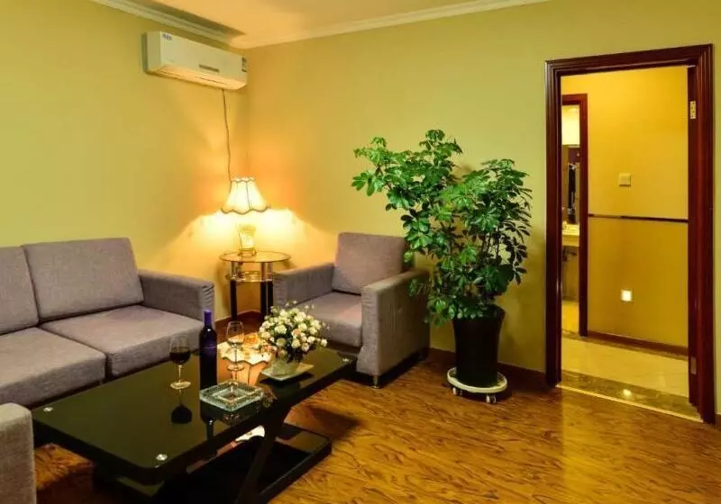 Hotelli Greentree Inn Shandong Zoucheng Railway Station Huochang Road Business
