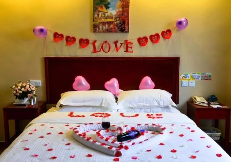 Hotelli Greentree Inn Shandong Zoucheng Railway Station Huochang Road Business