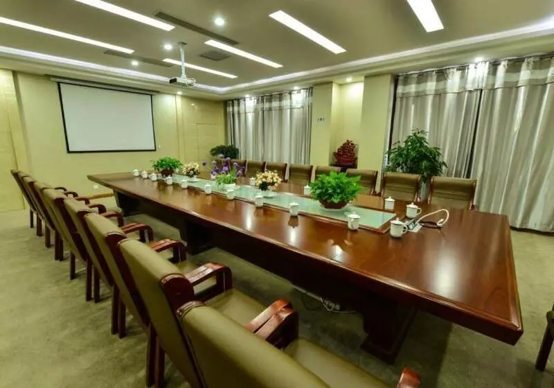 Hotelli Greentree Inn Shandong Zoucheng Railway Station Huochang Road Business