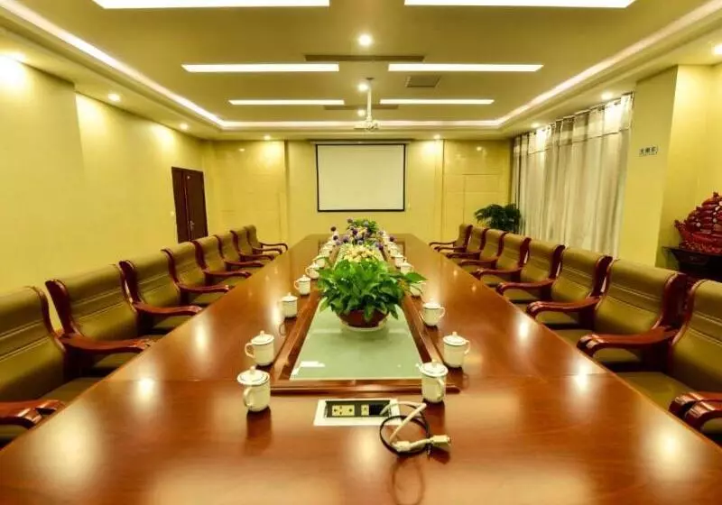 Hotelli Greentree Inn Shandong Zoucheng Railway Station Huochang Road Business