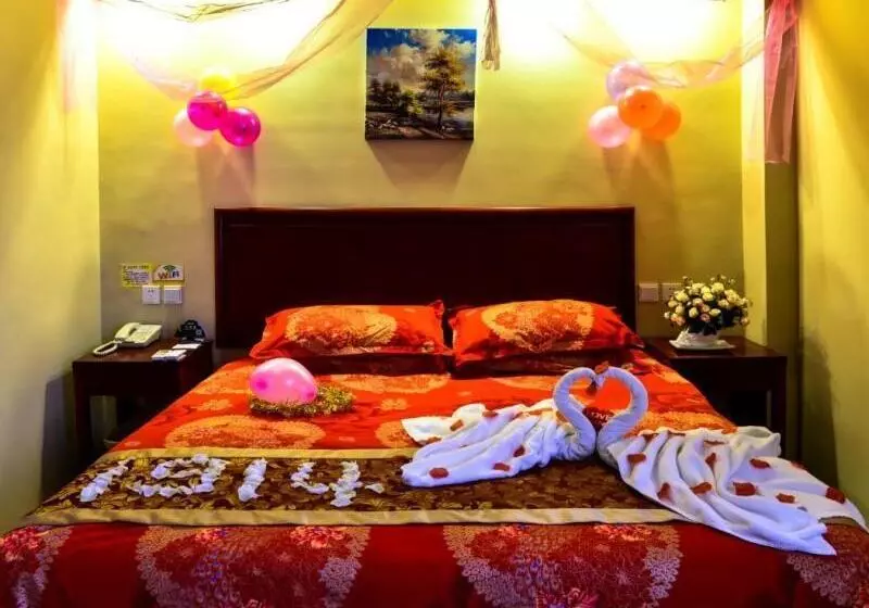 Hotelli Greentree Inn Shandong Zoucheng Railway Station Huochang Road Business