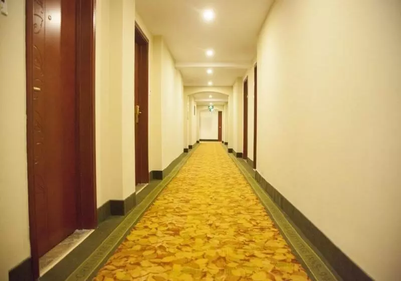 Hotelli Greentree Inn Shandong Zoucheng Railway Station Huochang Road Business
