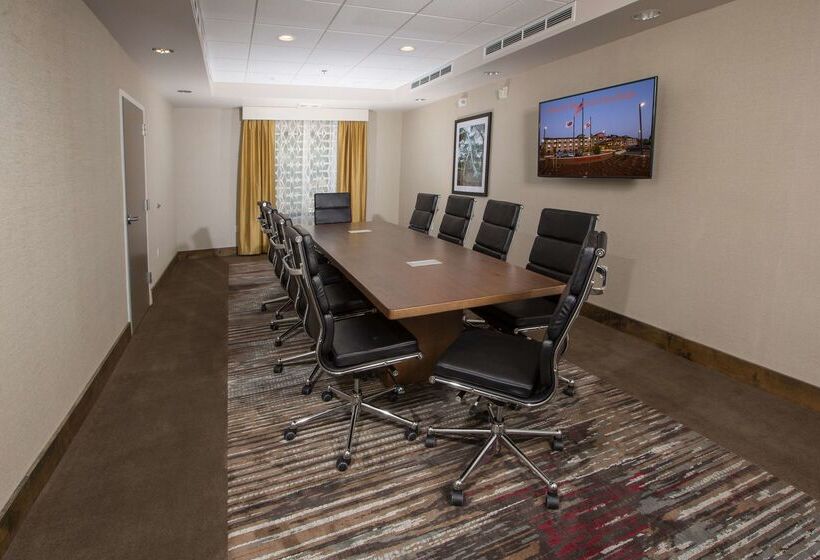 Отель Hampton Inn & Suites Buellton/santa Ynez Valley