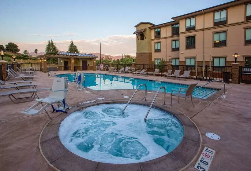 Hotelli Hampton Inn & Suites Buellton/santa Ynez Valley