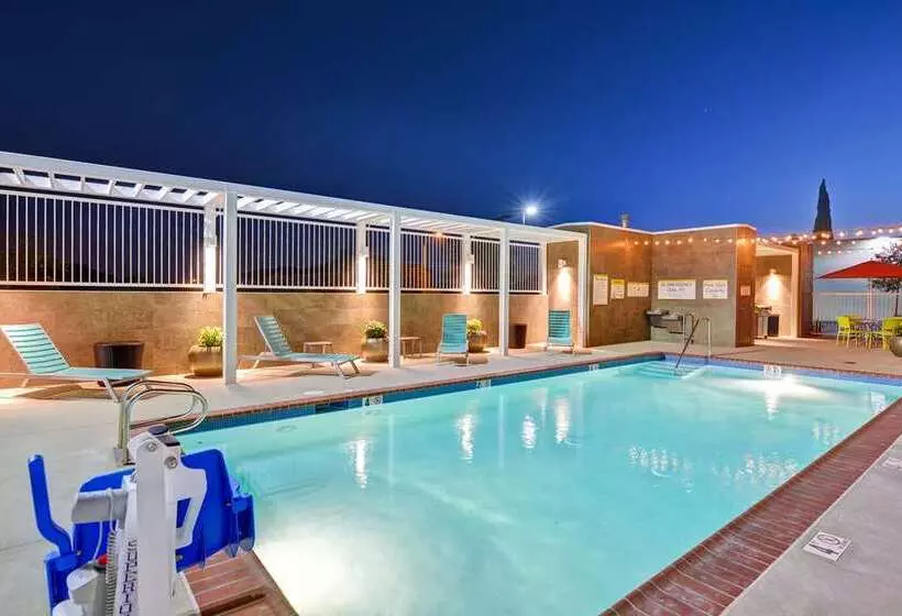 هتل Home2 Suites By Hilton Azusa