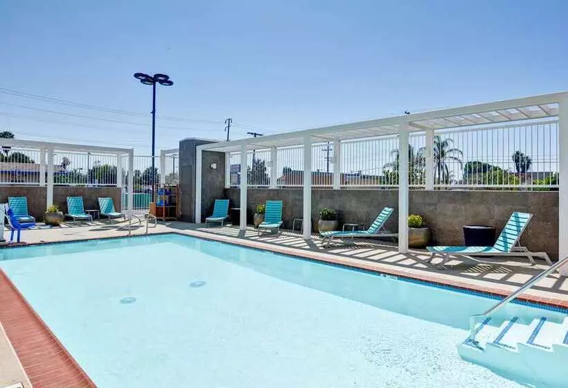 هتل Home2 Suites By Hilton Azusa