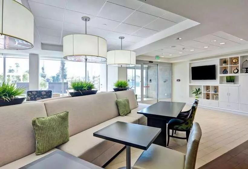هتل Home2 Suites By Hilton Azusa
