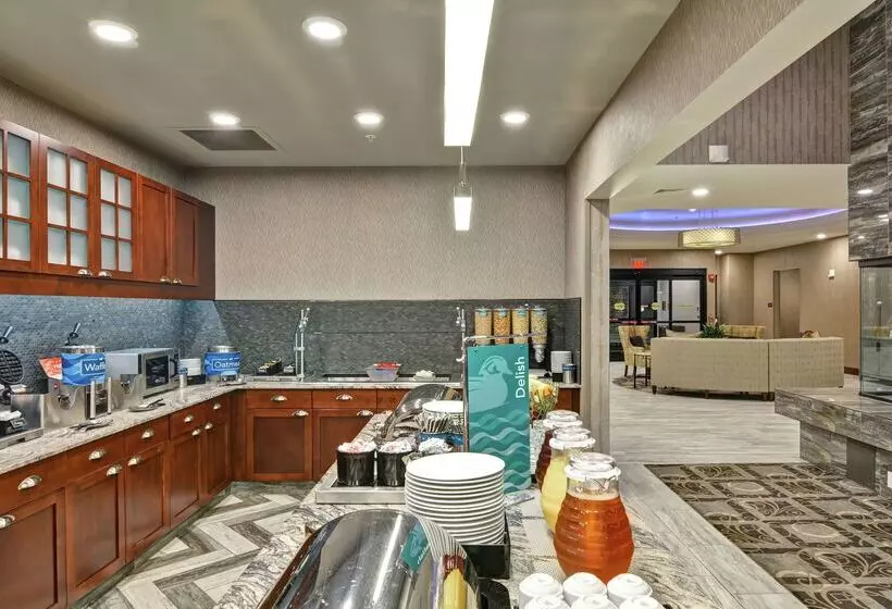 هتل Homewood Suites By Hilton New Hartford Utica