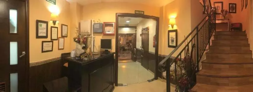 Hotelli Hostal Plaza