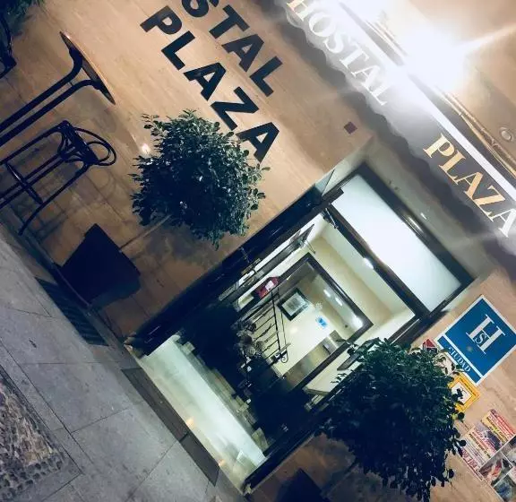 Hotelli Hostal Plaza