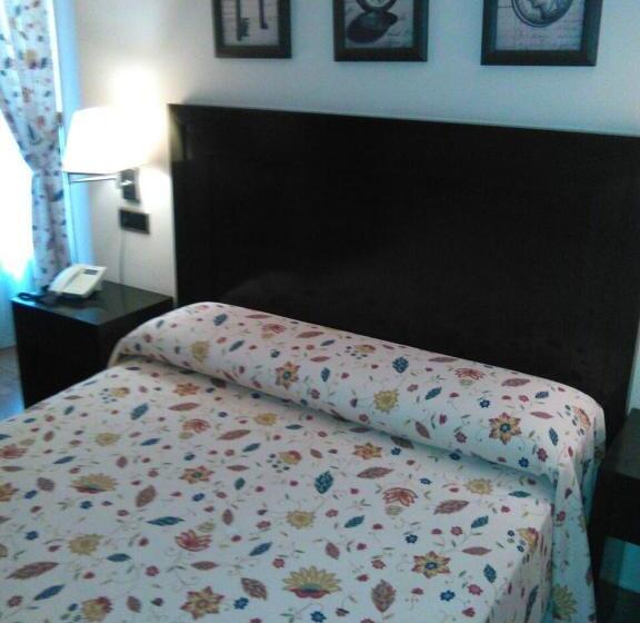 בית מלון כפרי Hostal Plaza