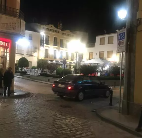 Hotelli Hostal Plaza