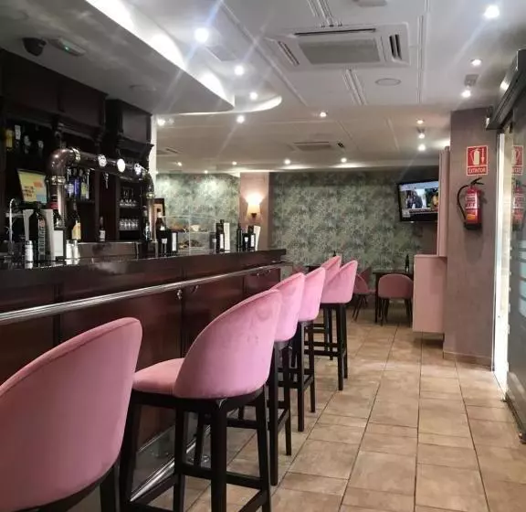 Hotelli Hostal Plaza