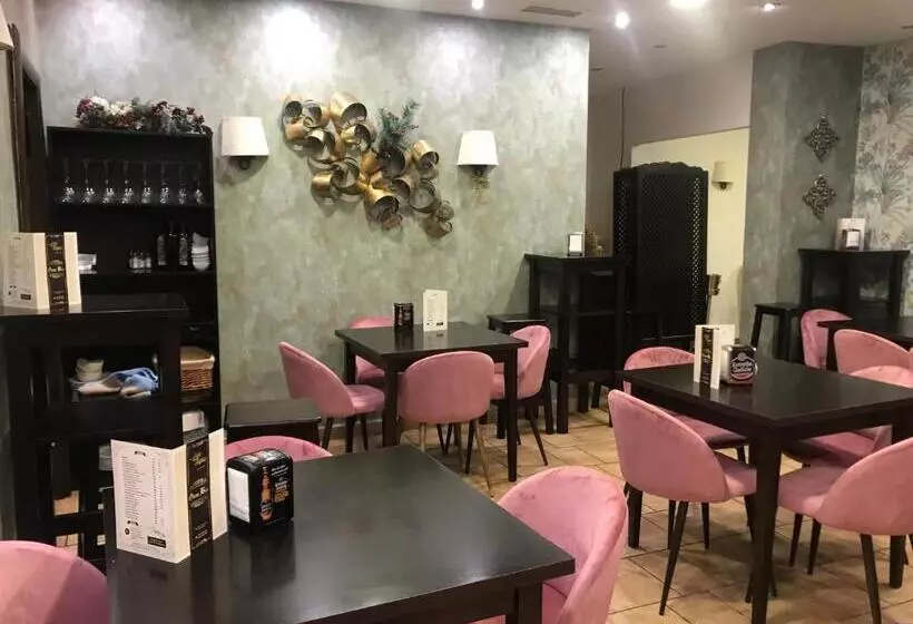 Hotelli Hostal Plaza
