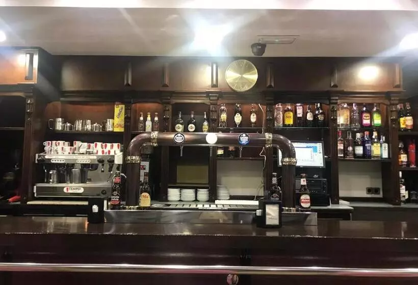 Hotelli Hostal Plaza