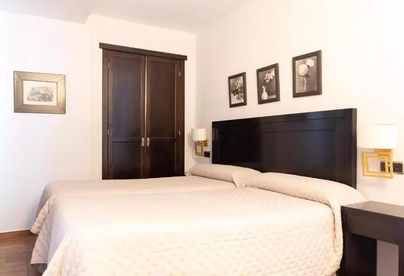 Hotelli Hostal Plaza