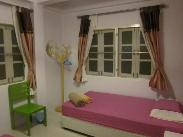 هاستل Na Na Chart Phuket