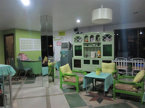 هاستل Na Na Chart Phuket