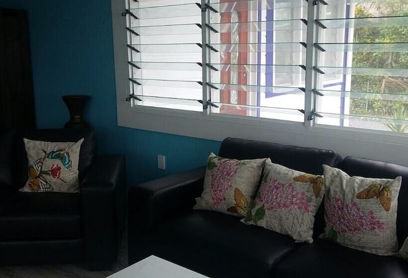 تختخواب و صبحانه Ulalei Lodge