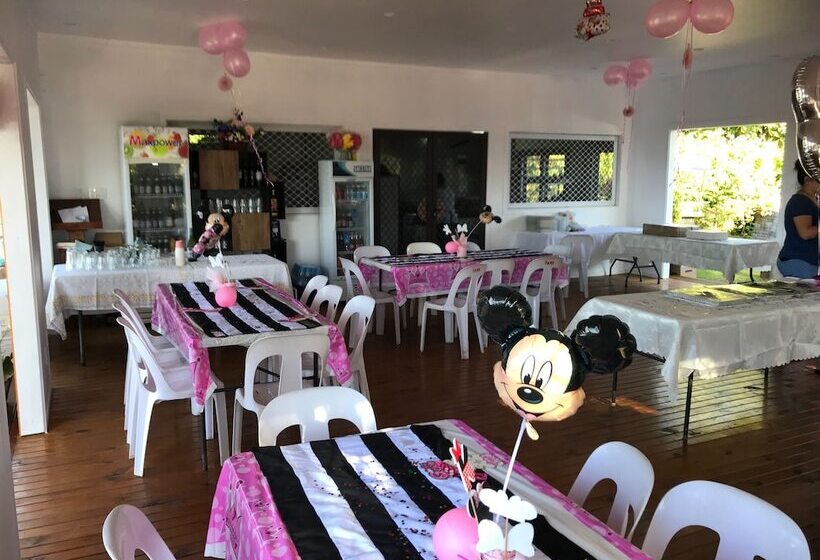 تختخواب و صبحانه Ulalei Lodge