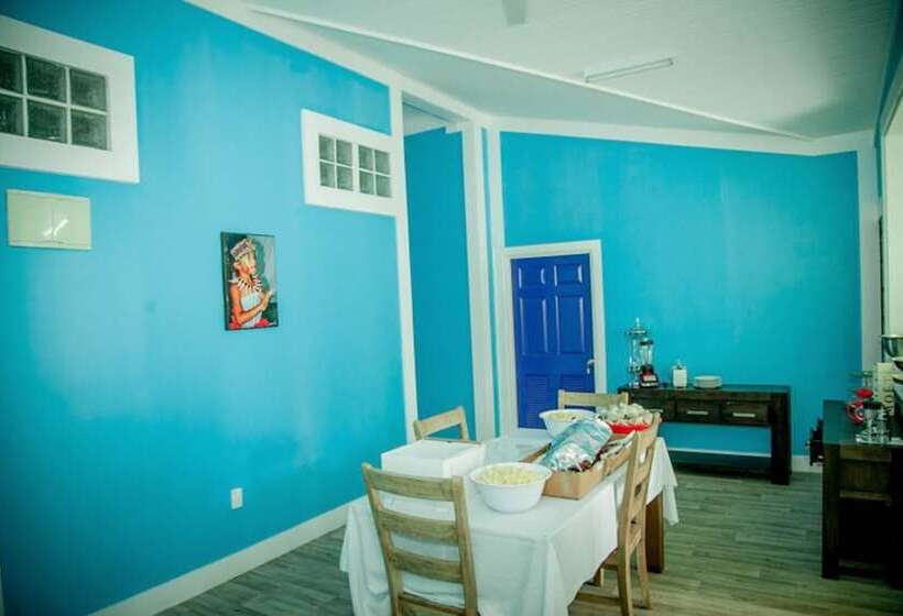 تختخواب و صبحانه Ulalei Lodge