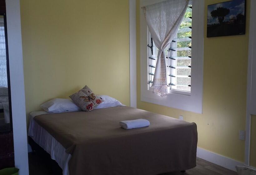 تختخواب و صبحانه Ulalei Lodge