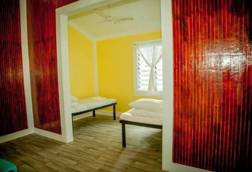 تختخواب و صبحانه Ulalei Lodge